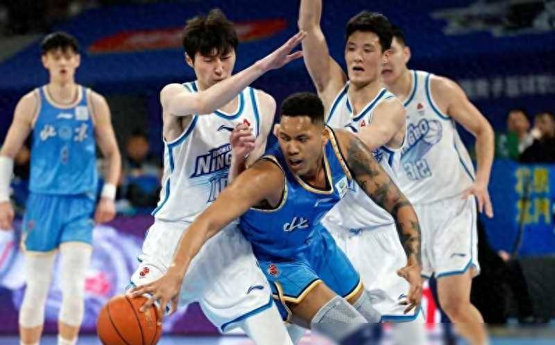 西藏男篮成功逆袭，赢得比赛