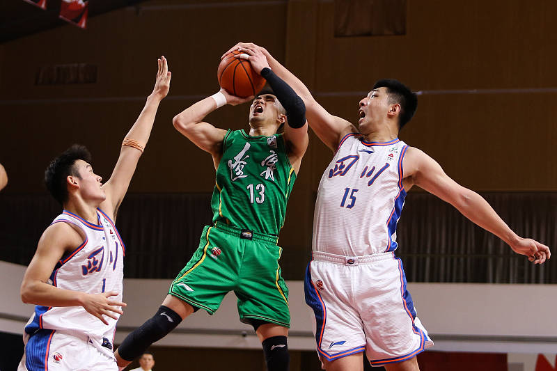 黑龙江队惜败对手，暂停连胜势头