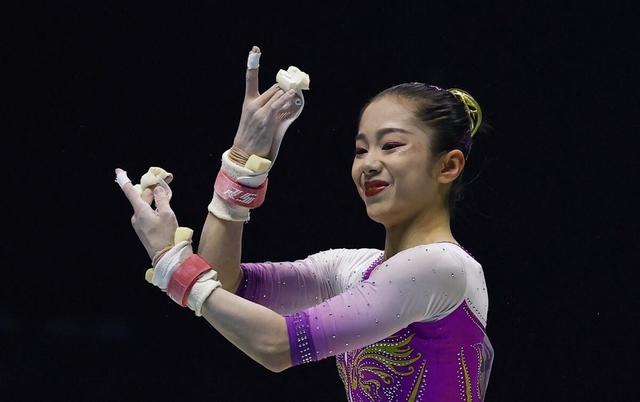 日本体操运动员表现出色，引发关注