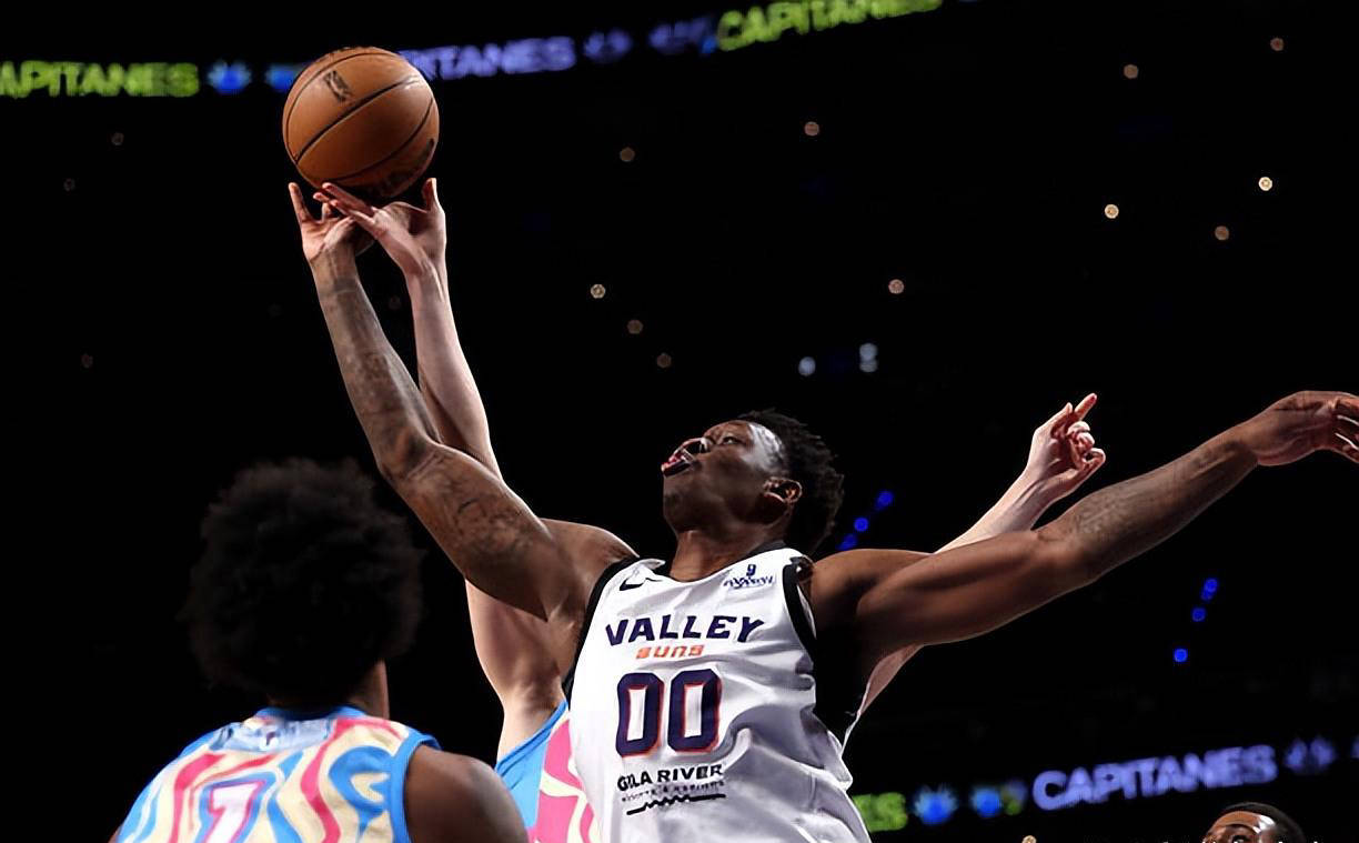 利记平台-太阳队新晋球星表现亮眼，备受球市青睐