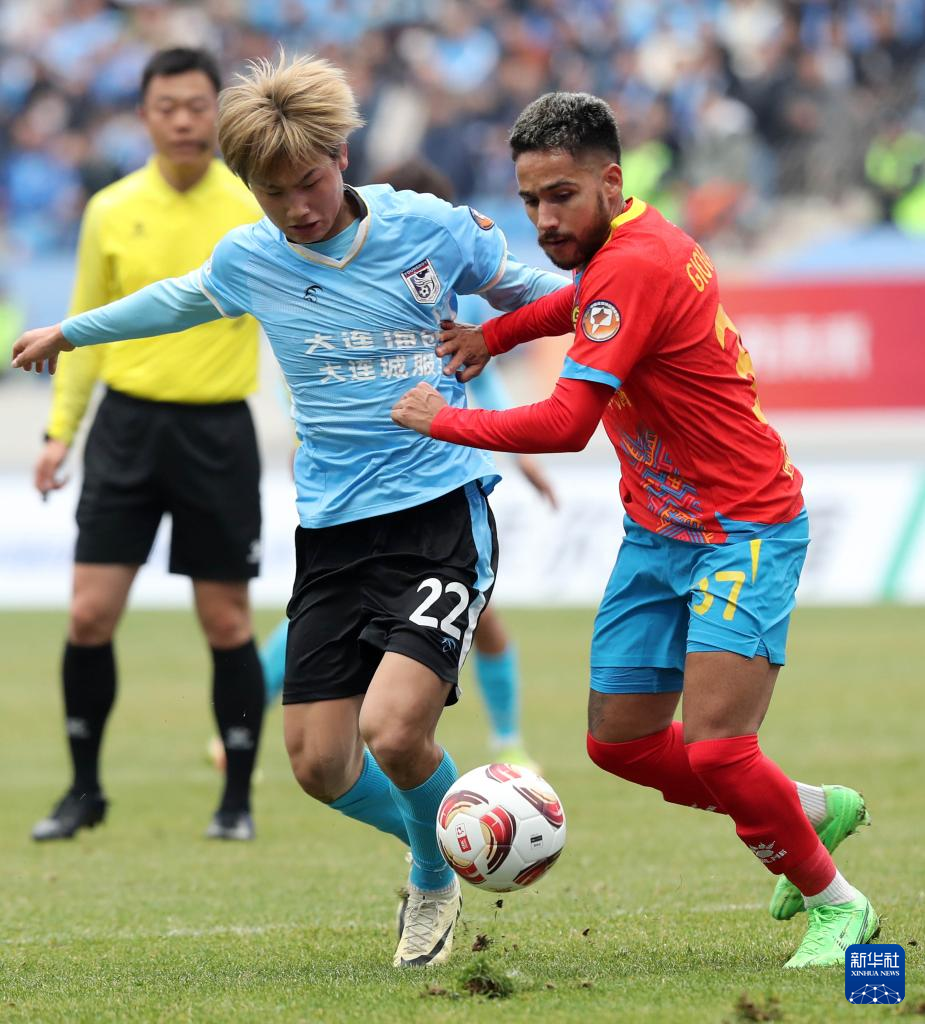 利记官网-球员技艺精湛，比赛场上精彩连连